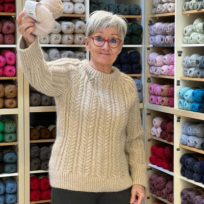Strikkekit Kaja Sweater i KOS og Tynd Silk Mohair fra Sandnes - KreStoffer