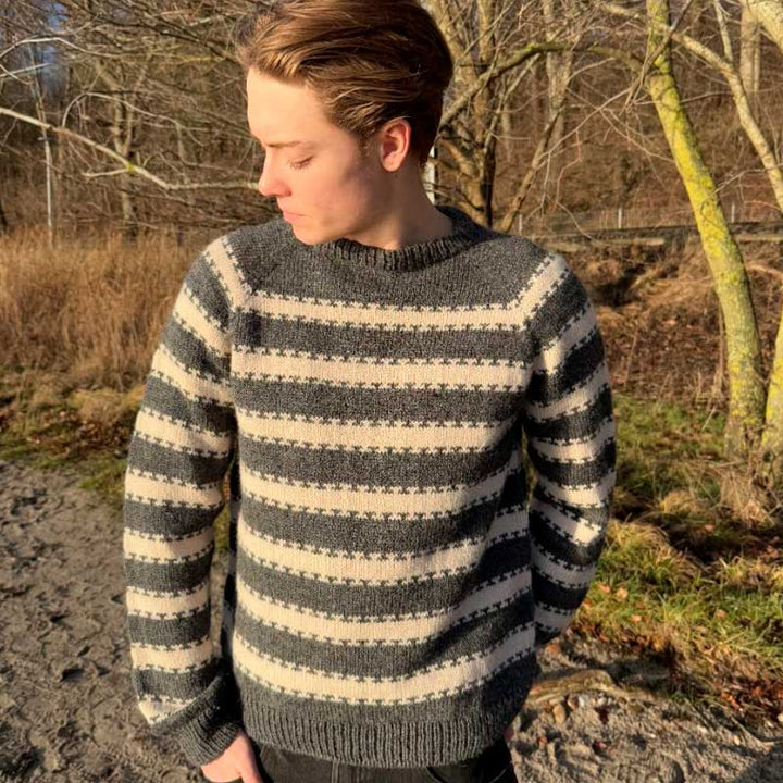 Strikkekit Key Sweater Man fra PetiteKnit i Peer Gynt garn