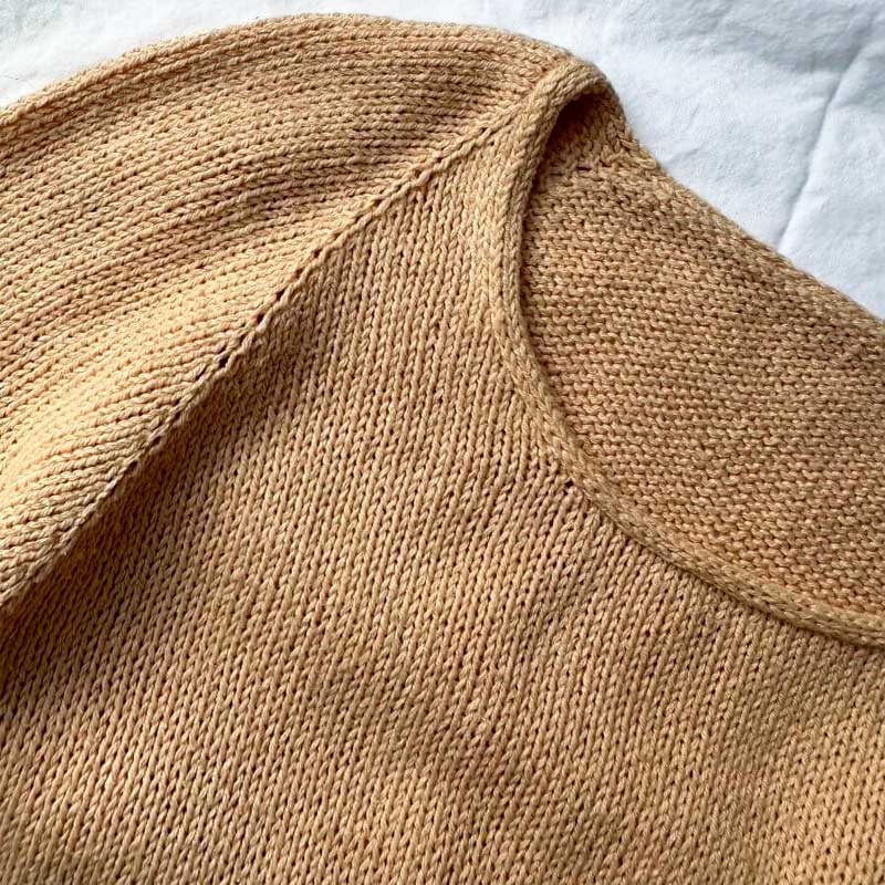 Strikkekit, Kumulus Tee O-Neck fra PetiteKnit i Tynd Line fra Sandnes garn - KreStoffer