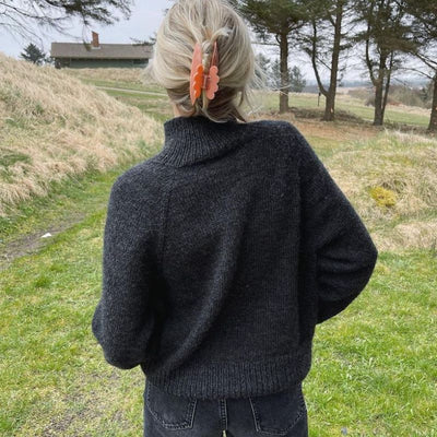 Strikkekit Louvre Sweater fra PetiteKnit i Peer Gynt garn - KreStoffer