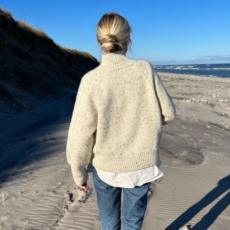 Strikkekit Louvre Sweater fra PetiteKnit i Peer Gynt garn - KreStoffer