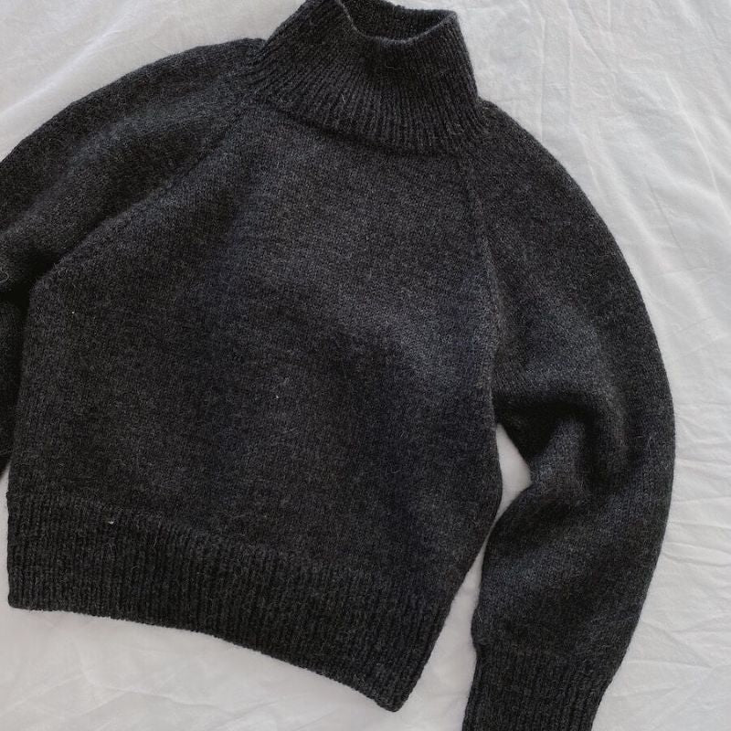 Strikkekit Louvre Sweater fra PetiteKnit i Peer Gynt garn - KreStoffer