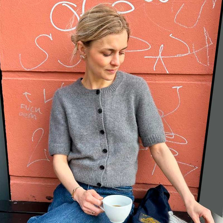Strikkekit Maggie Cardigan fra PetiteKnit i Cashmere Premium fra Lang Yarns
