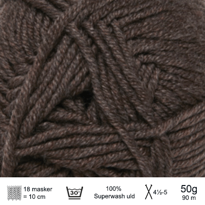 Strikkekit Selmas Sovedragt fra PetiteKnit i Extrafine Merino 90