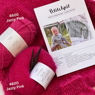 Strikkekit Novice Cardigan Mini Chunky Edition fra PetiteKnit - KreStoffer