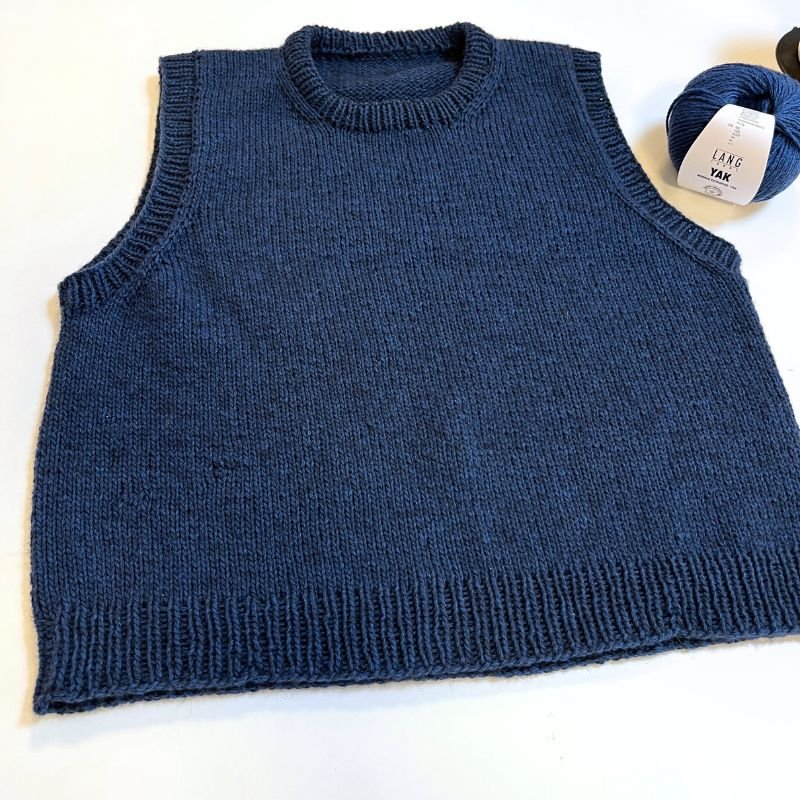 Strikkekit Novice Slipover fra PetiteKnit i Yak garn