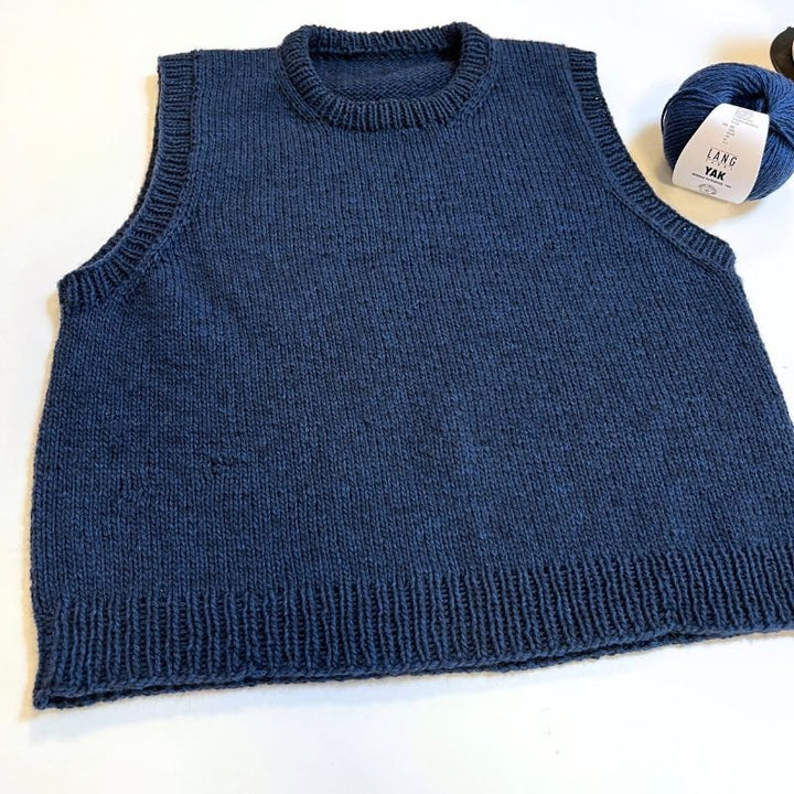 Strikkekit Novice Slipover fra PetiteKnit i Yak garn