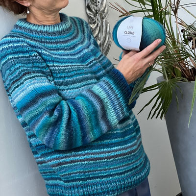 Strikkekit Novice Sweater Chunky Edition fra PetiteKnit i Cloud garn - KreStoffer