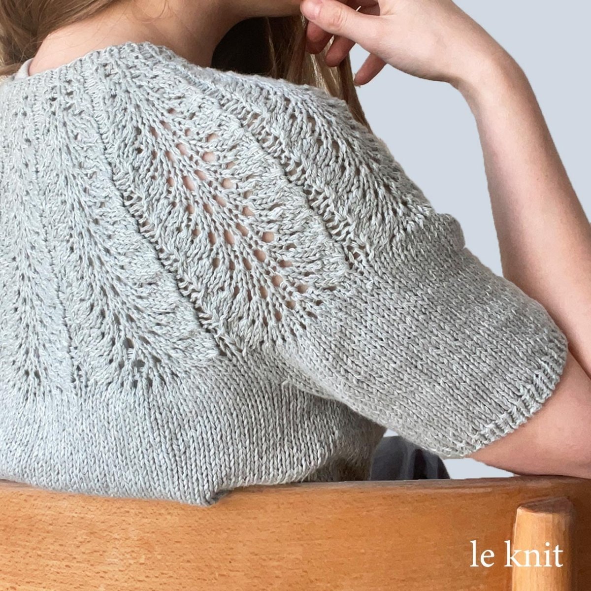 Strikkekit Palme Tee bluse fra Le Knit i Line garn fra Sandnes