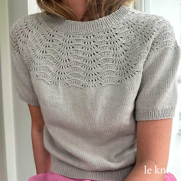 Strikkekit Peacock Shirt fra Le Knit i Mandarin Petit garn fra Sandnes