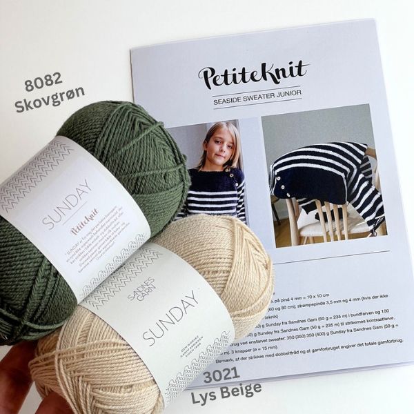 Strikkekit Seaside Sweater Junior fra PetiteKnit i Sunday Garn