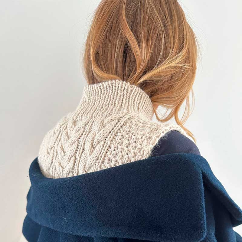 Strikkekit Siri Neck fra Le Knit i Poppy garn - KreStoffer