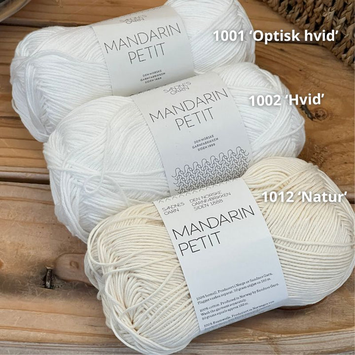 Strikkekit Blåklokke dåbskjole og kyse i Mandarin Petit