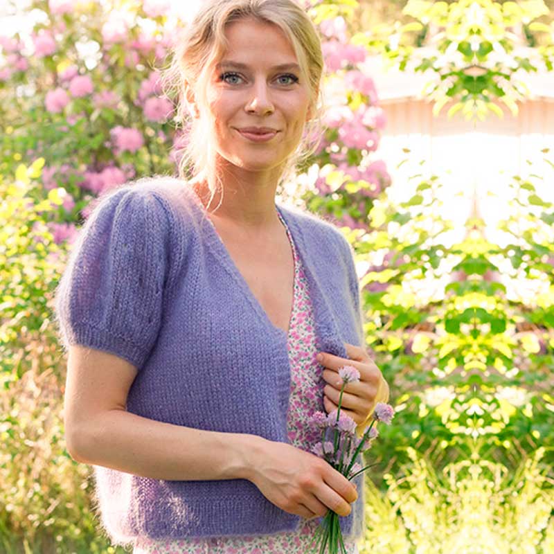 Strikkekit Violet Meadow Cardigan fra DROPS i Tynd Silk Mohair fra Sandnes Garn