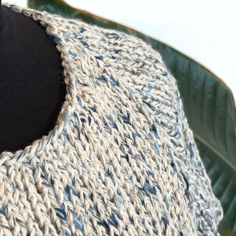 Strikkekit Wave Tee fra PetiteKnit i Iris og Line garn