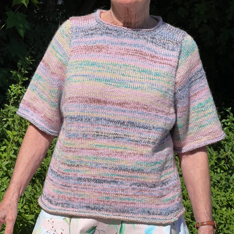 Strikkekit T-shirt i glatstrik i Maja Color og Leonora garn