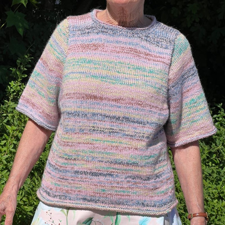 Strikkekit T-shirt i glatstrik i Maja Color og Leonora garn