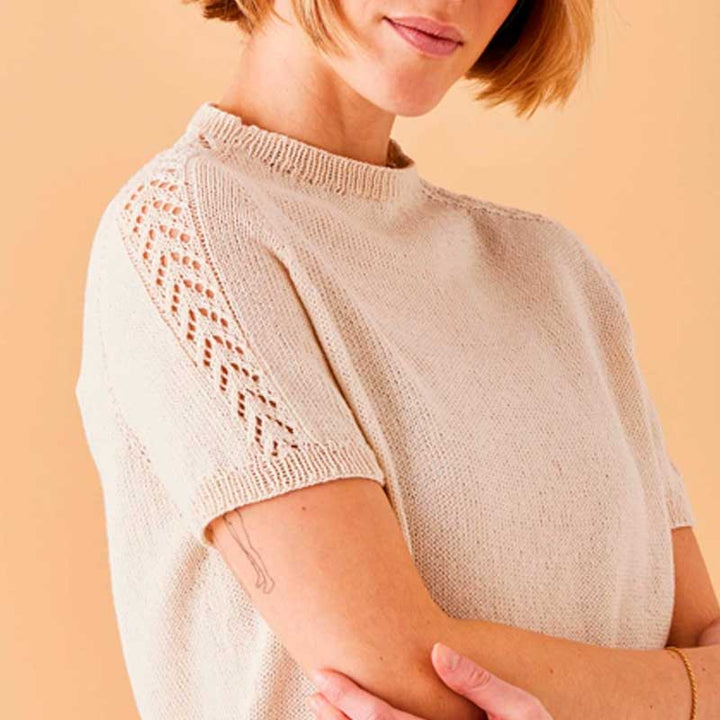 Strikkekit T-shirt med sadelskulder &amp; hulmønster i Elise garn