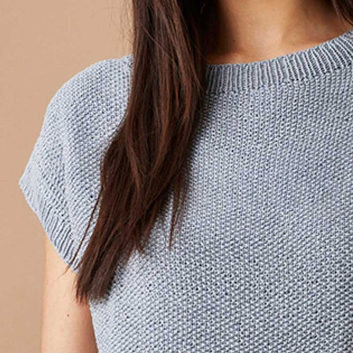 Strikkekit T-shirt med skrånende skuldre i perlestrik i Edith garn
