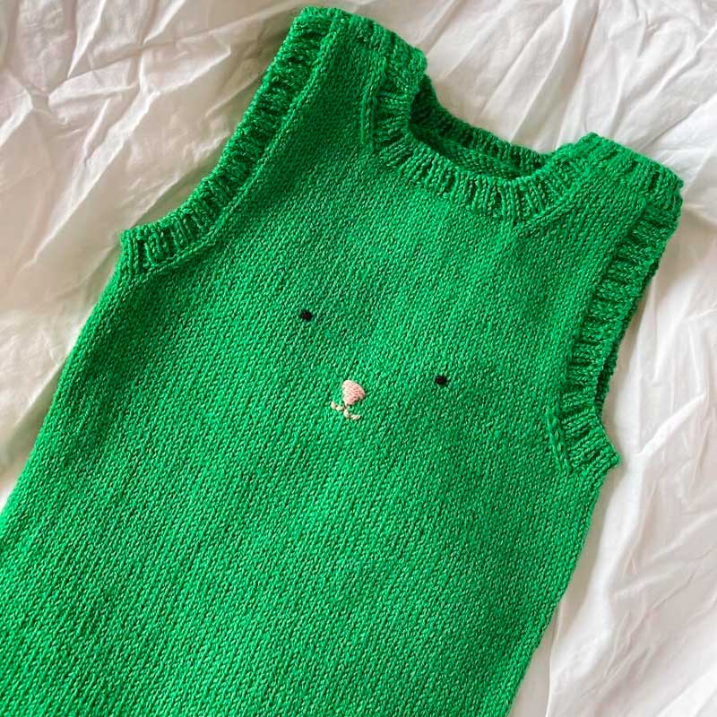 Strikkekit Teddy Pants fra PetiteKnit i Sunday Garn