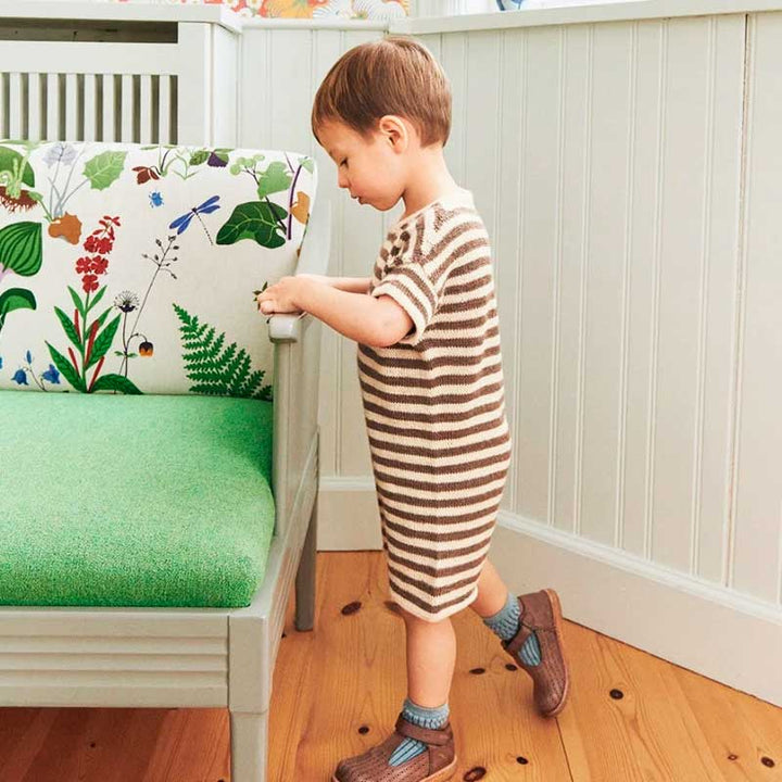 Theodore Playsuit Baby i Alpakka Silk fra Sandnes Garn