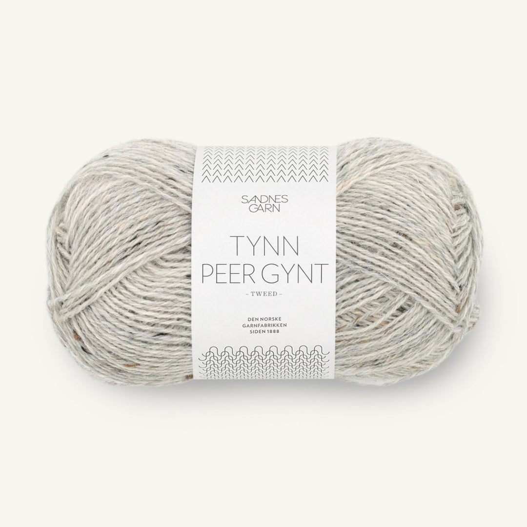 Tynd Peer Gynt garn fra Sandnes Garn Lys gråmeleret med natur tweed