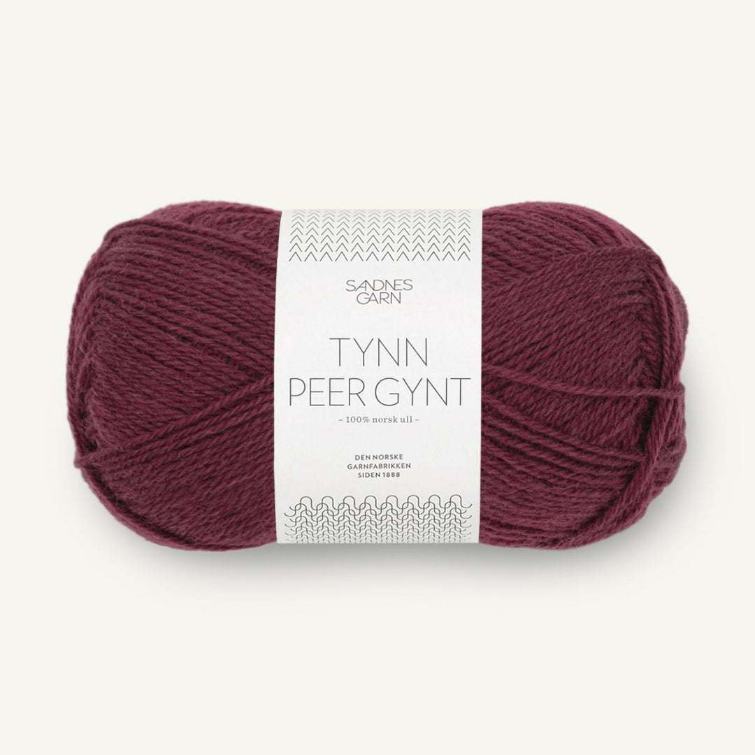 Tynd Peer Gynt garn fra Sandnes Garn Dyb burgunder
