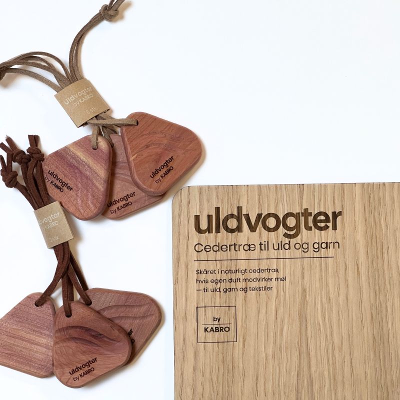 Uldvogter mod møl by KABRO