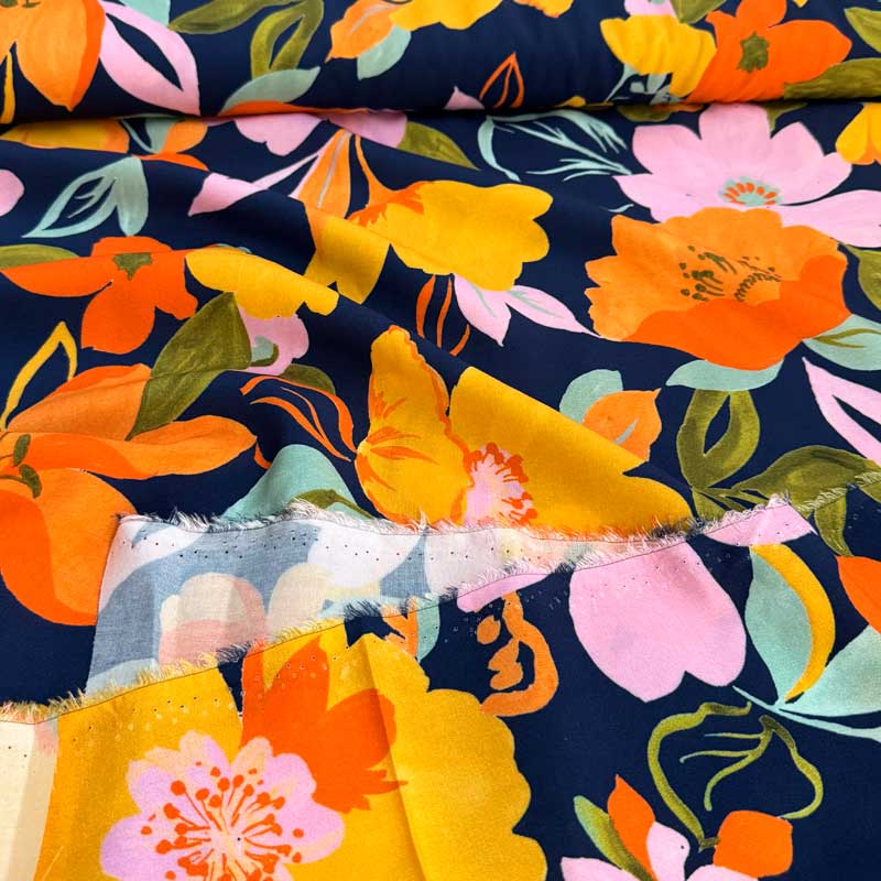 Fast viscose med malede sommer blomster