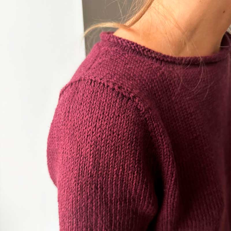 Strikkekit Vega Tee oppefra fra Le Knit i Line garn