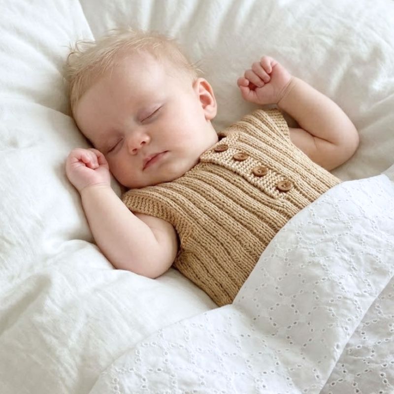 Strikkekit Baby vest i Elise garn