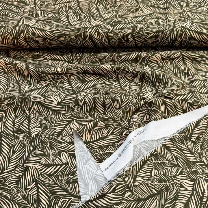 Fast viscose med blad print i natur og grøn