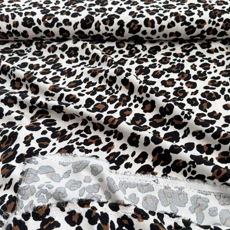 Fast viscose med lille leopard mønster