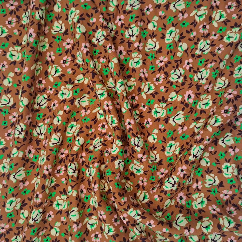 Fast viscose med små blomster i gul og rosa