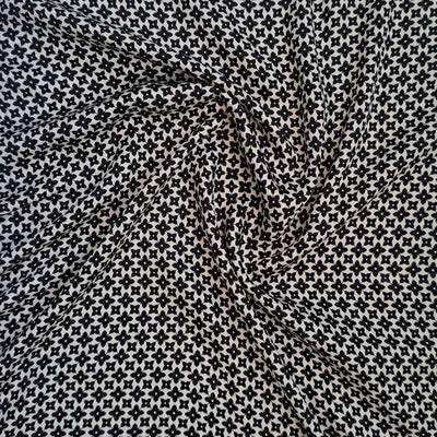Fast viscose med små blomster i sort