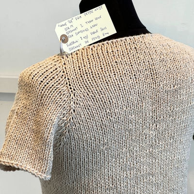Wave Tee fra PetiteKnit (Opskrift i fysisk papirudgave) - KreStoffer