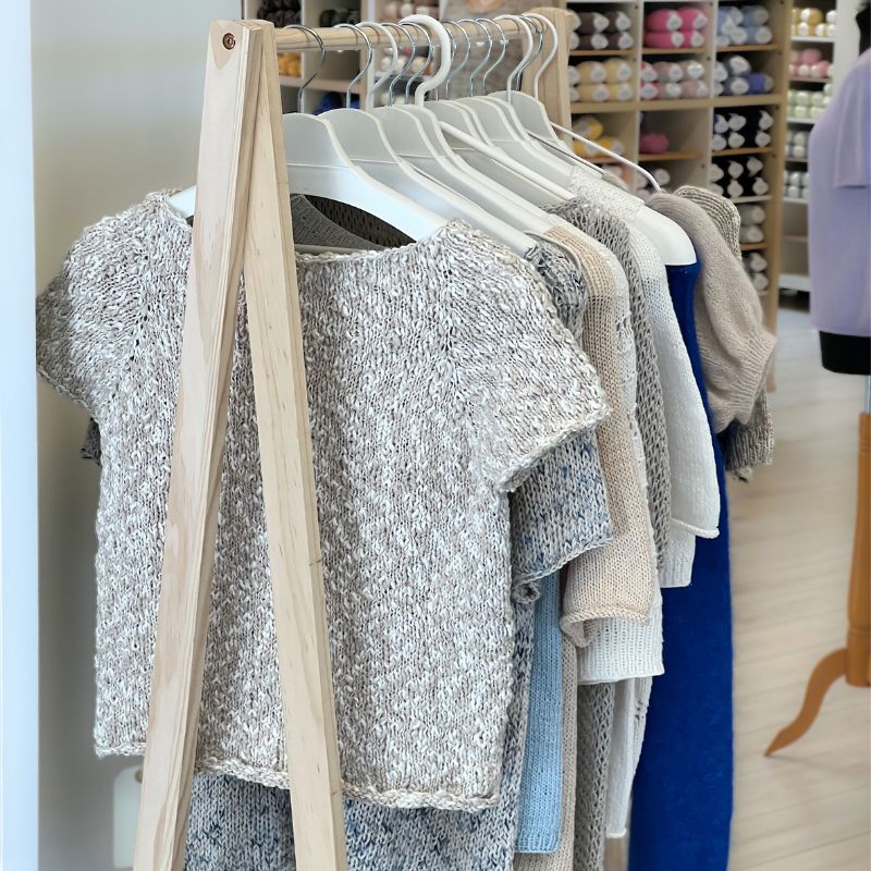 Strikkekit Wave Tee fra PetiteKnit i Hjerte Cotton Flamé