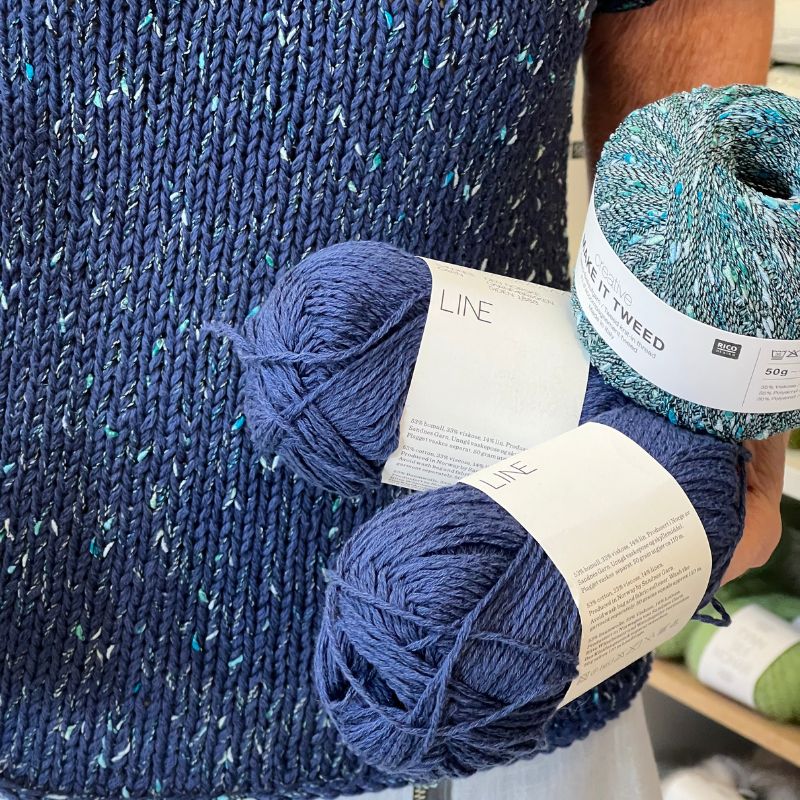 Strikkekit Wave Tee fra PetiteKnit i Line garn og Make it Tweed