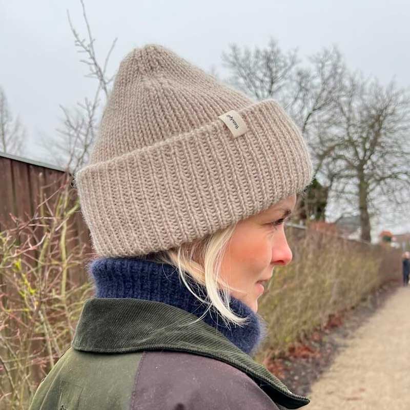 Weekend Hue fra PetiteKnit (Opskrift i fysisk papirudgave)