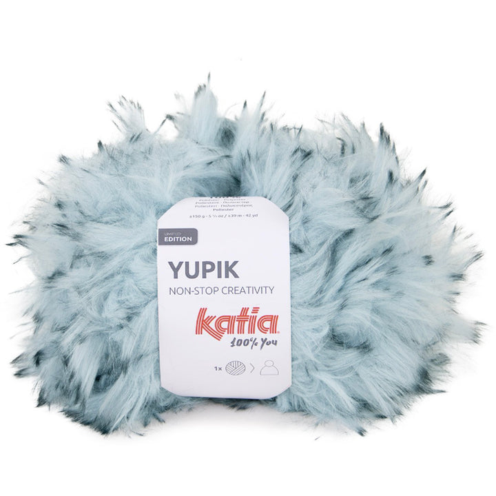 Yupik garn fra Katia Light blue