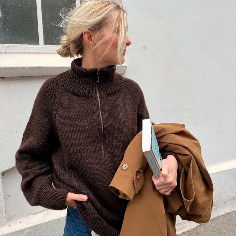 Strikkekit Zipper Sweater Light fra PetiteKnit i Peer Gynt garn
