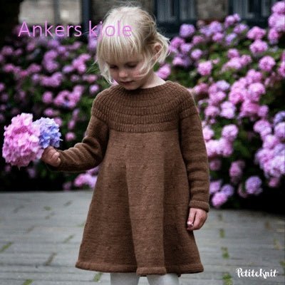 Ankers Kjole fra PetiteKnit (Opskrift i fysisk papirudgave) - KreStoffer