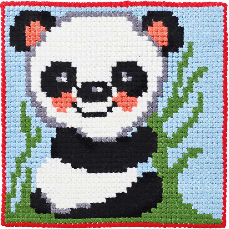 Børnestramaj Panda påtrykt broderikit fra Permin