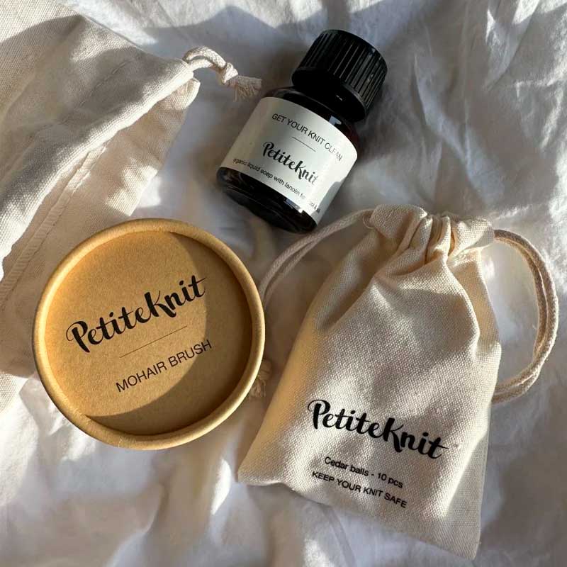 Care Kit fra PetiteKnit - KreStoffer