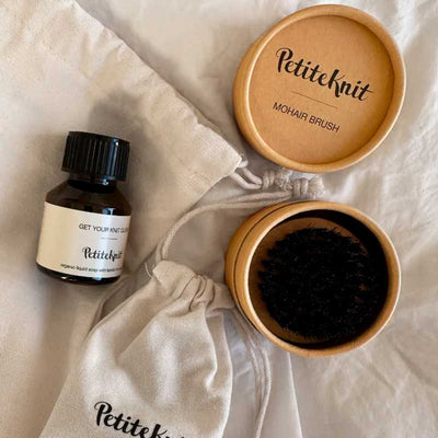 Care Kit fra PetiteKnit - KreStoffer
