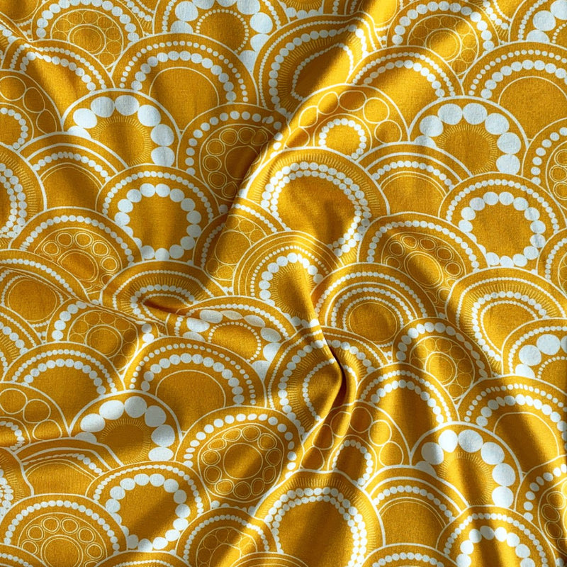 Digital bomuldsjersey med Circel flower, gul - KreStoffer