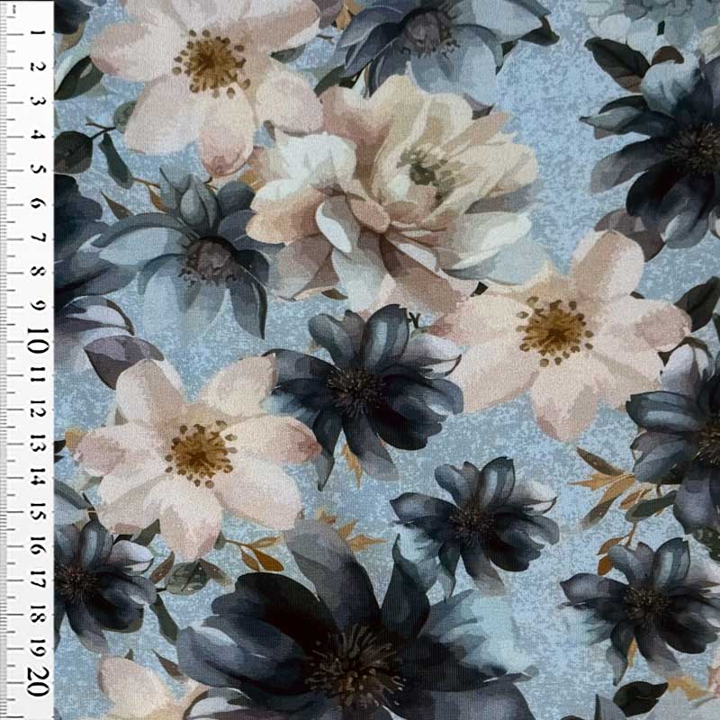 Digital bomuldsjersey med hvide og isblå blomster - KreStoffer