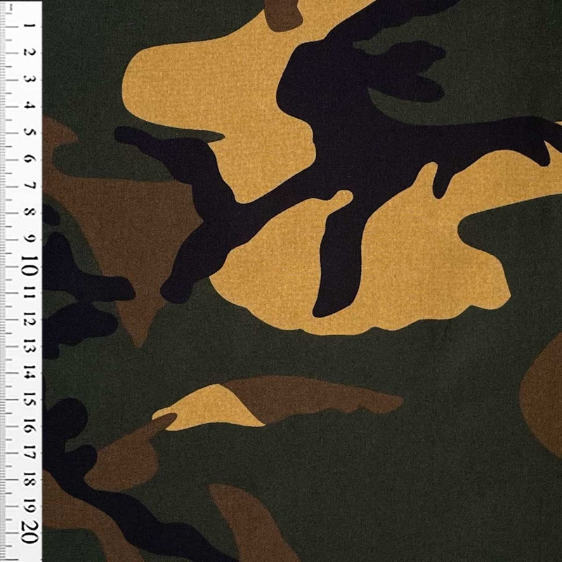 Fast bomuld med camouflage, skov - KreStoffer