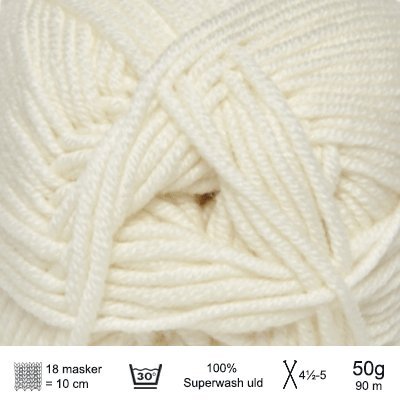 Strikkekit Selmas Sovedragt fra PetiteKnit i Extrafine Merino 90