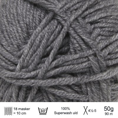 Strikkekit Selmas Sovedragt fra PetiteKnit i Extrafine Merino 90